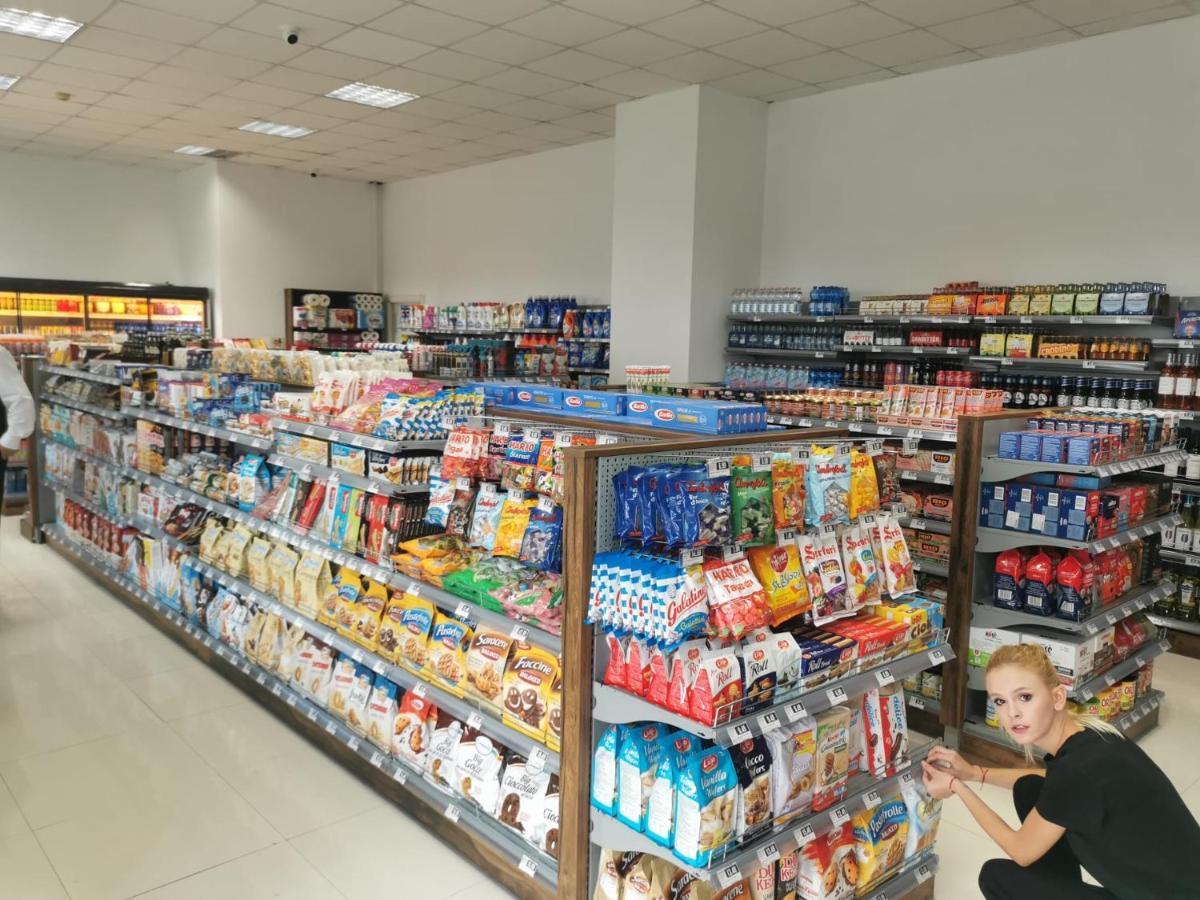 Airport Residence Otopeni Kültér fotó