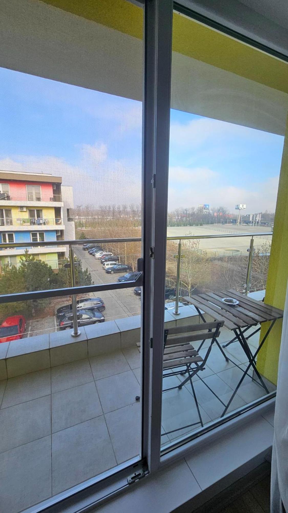 Airport Residence Otopeni Kültér fotó